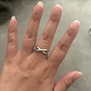 MEJURI X Ring size 9.